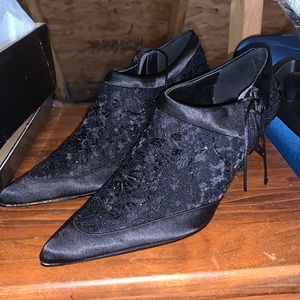 Newport News style #21888 color black. Original box.